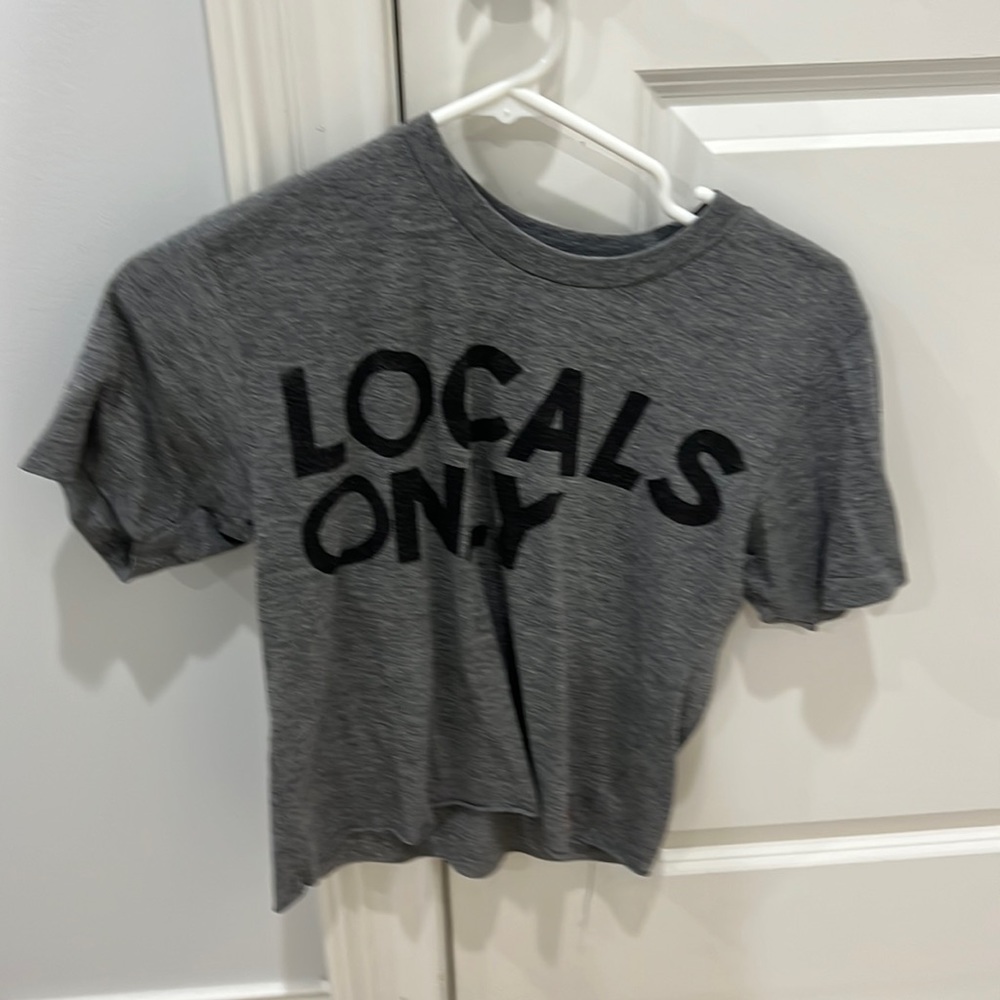 SMALL AV T SHIRT LOCALS ONLY